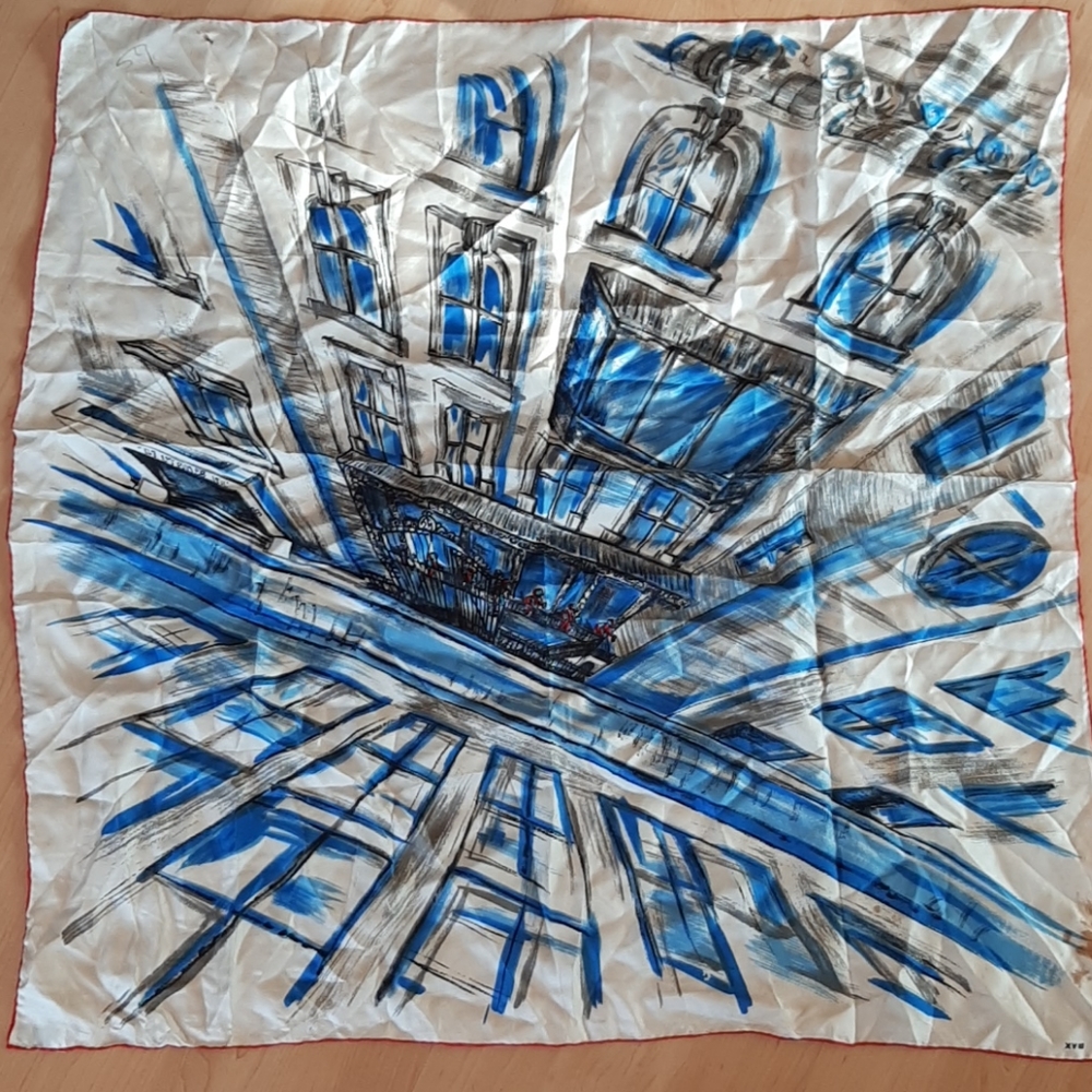 Beautiful Vintage Blue/White Scarf